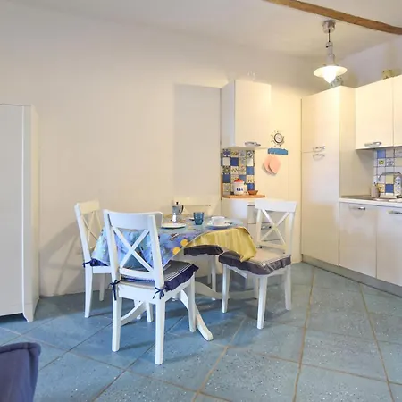 2 Bedroom Cozy In Scario